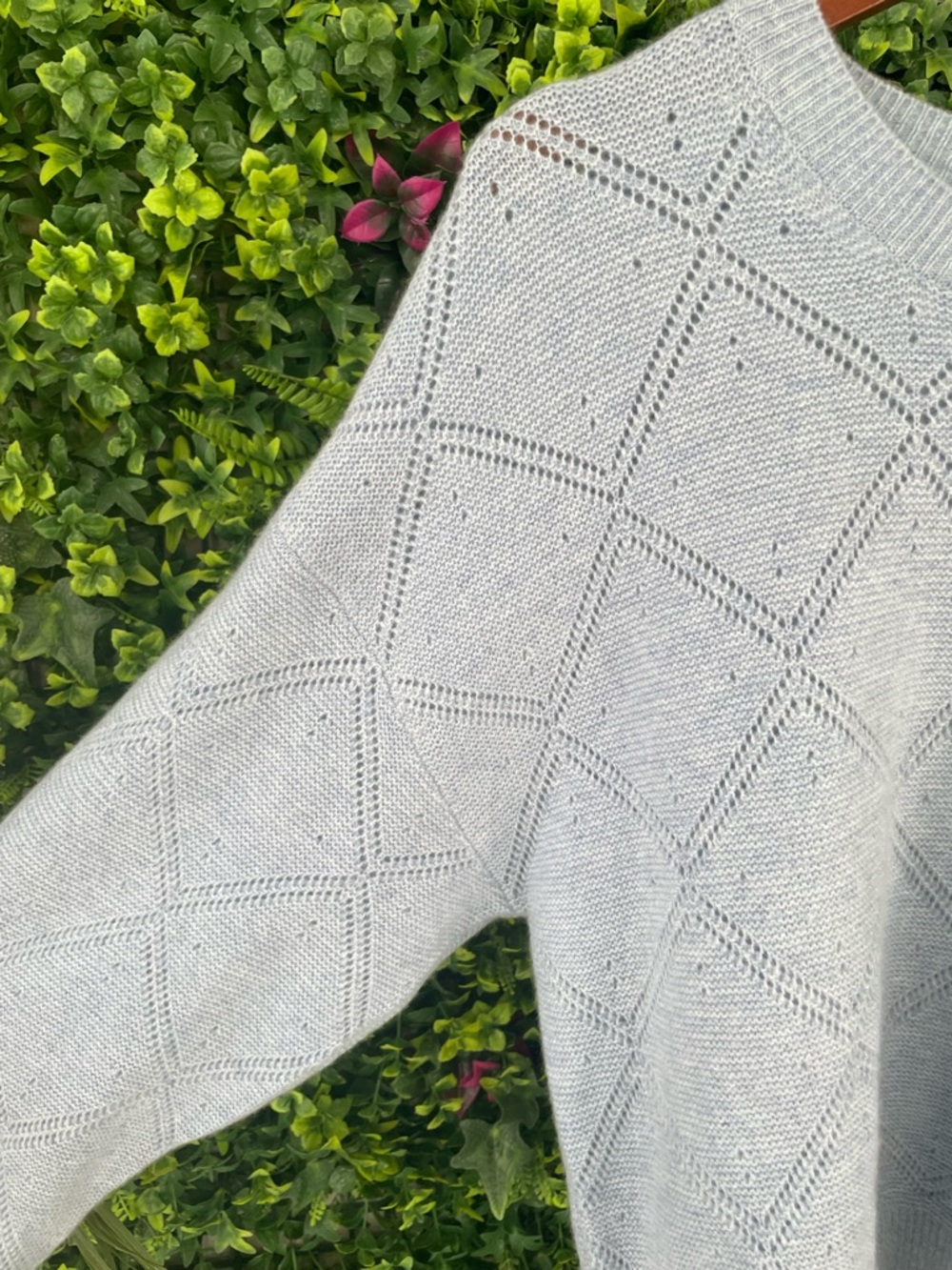 Vineyard Vines 100% Cashmere Diamond Knit Sweater – Light Blue – Size Small - Picture 4 of 6